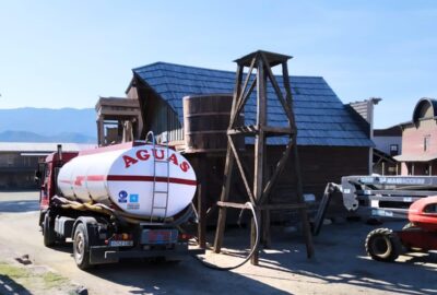 foto camión cisterna en set de rodaje